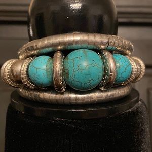 Vintage Wrap silver and turquoise beaded bracelet.
